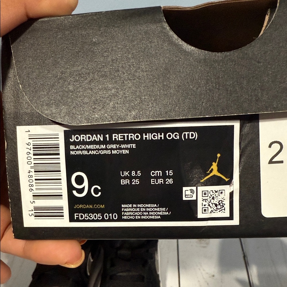Nike Kids Black and Gray High-Top Sneakers - Picture 3 of 3